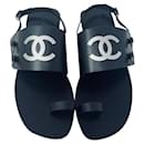 Chanel thong sandal in black leather SIZE 38,5