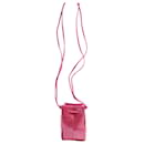 Bottega Veneta Cassette Mini Intrecciato Crossbody em couro envernizado rosa