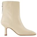 Lola Boots in Beige Leather - Aeyde