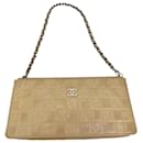 Sac Chanel Lucky Symbols Pochette Quilted Beige Lambskin Shoulder Wristlet Preowned