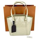 LOUIS VUITTON Monogram White Cream Vernis Avalon MM Tote Hand Shoulder Bag Occasion - Louis Vuitton