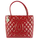 Red Quilted Enamel Medallion Zip Tote Bag - Chanel