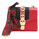 Gucci Sylvie Mini-Kettentasche aus Leder