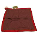 Pañuelo cuadrado de bolsillo con estampado de monograma Gucci en seda roja