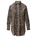 Blusa Ganni com estampa de leopardo em seda multicolorida