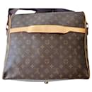 Louis Vuitton handbag in Monogram canvas and leather