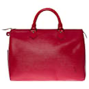 The essential Louis Vuitton Speedy handbag 30 in Castilian red epi leather