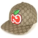 Gucci GG Monogram Supreme Apfelkappe