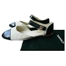 CHANEL New two-tone ballet flats T38 C - Chanel