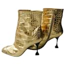 CHANEL Botins de couro dourado com estampa de crocodilo T41 Em otimas condições - Chanel