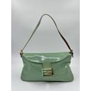 Sac à main Fendi en cuir de vinyle vert