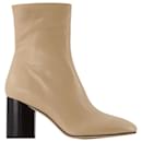 Alena 75Mm Round Toe Ankle in Lederstiefel - Aeyde