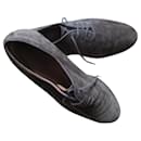 Derby-Schuhe aus khakifarbenem Wildleder - Hermès