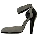 Gucci Women Dusty Grey 323562 Suede Leather Heel Ankle Strap Pumps