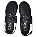 Des sandales - Chanel