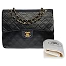 Chanel Timeless shoulder bag/CLASSIQUE MEDIUM lined FLAP IN BLACK QUILTED LAMB LEATHER- 100637
