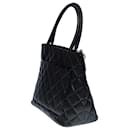 CHANEL Medaillon-Tasche aus schwarzem Leder - 100661 - Chanel