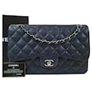 CHANEL Borsa a tracolla in caviale con patta foderata nera senza tempo - Chanel