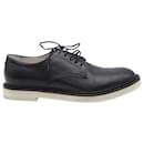 Gucci Lace-Up Derby Shoes in Black Leather