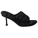 Balenciaga Gesteppte Sandaletten mit Absatz aus schwarzem Satin