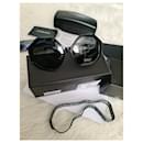 VERSACE VE4395 Sunglasses (VE4395 GB1/87 59) - With Gold tone hardware - Versace