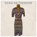 Scanlan Theodore Vestido de neopreno con estampado geométrico gris y multicolor Reino Unido 8 US 4 UE 36 PVP £562 - Autre Marque