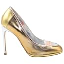 Yves Saint Laurent Zapatos de tacón mocasín metalizados en cuero dorado