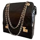 Chanel 1980's Vanity Case Bottom Agneau en cuir matelassé noir Grand sac cabas w 24Quincaillerie plaquée or K