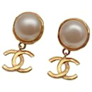 *Boucles d'oreilles Chanel Vintage Coco Mark Pearl en or blanc