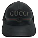 **Gorra de malla negra Gucci