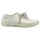 Saint Laurent Malibu Distressed Sneakers aus weißem Leder