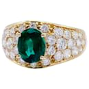 Yellow gold ring, emerald and diamond pavé. - inconnue