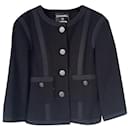 Zeitlose kleine schwarze Jacke - Chanel