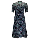Vestido midi de seda con botones y manga corta con estampado floral y cinturón azul marino de Altuzarra