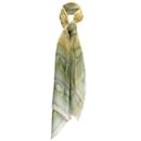 Pañuelo largo de seda transparente con estampado múltiple verde de Chanel