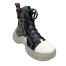 Louis Vuitton Noir Logo Archlight Sneakers