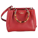 Gucci Mini Bamboo Shopper Tote en cuir de veau rouge Cuir