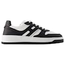 H630 Allacciato Sneakers - Hogan - Leather - Black