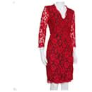 DvF Julianna robe portefeuille en dentelle rouge et noire - Diane Von Furstenberg