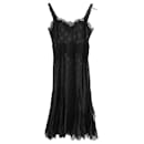 Vestido negro de encaje y seda con lunares de Dolce & Gabbana