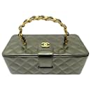 VINTAGE CHANEL VANITY TOILETRY BAG IN PATENT QUILTED LEATHER CASE BAG - Chanel