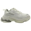 Balenciaga Triple S Low-top Sneakers in White Synthetic Leather and Mesh