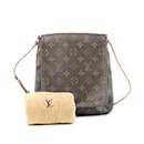 Sac à bandoulière en toile Monogram Musette Salsa de Louis Vuitton avec une courte sangle en très bon état