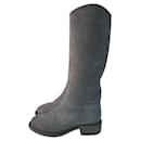 Bottes Chanel en daim gris