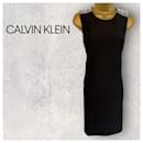 Calvin Klein Robe moulante extensible sans manches noire et blanche UK 12 US 8 UE 40