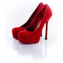 YVES SAINT LAURENT, zapatos de tacón con plataforma Tribtoo rojos. - Yves Saint Laurent