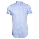 Dsquared2, Camisa azul clara com mangas curtas.