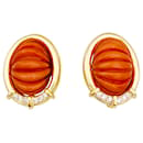 Yellow gold clip earrings, coral and diamonds. - inconnue