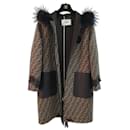 Cappotto Fendi con bordo in pelliccia di lana con stampa logo marrone nero