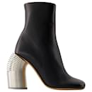 Botins Silver Spring - Off White - Couro - Preto/ prata